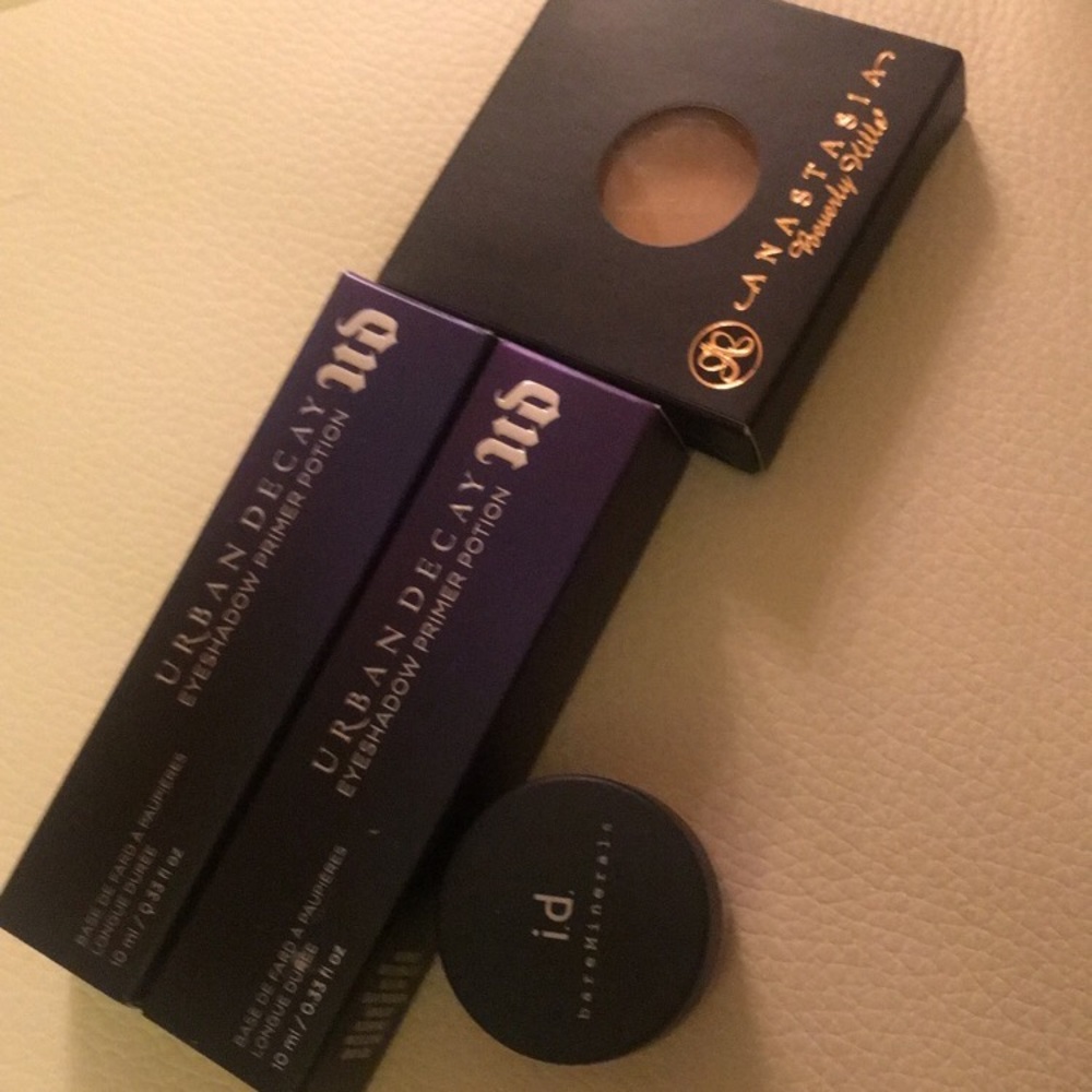 BNIB Makeup Bundle!